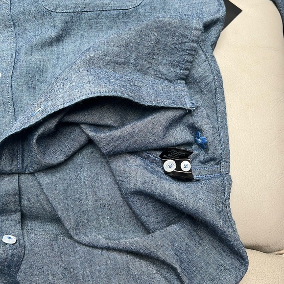 Vince Camuto Men Classic Fit Chambray Long Sleeves Casual Shirt, Navy. Size S - Picture 3 of 9